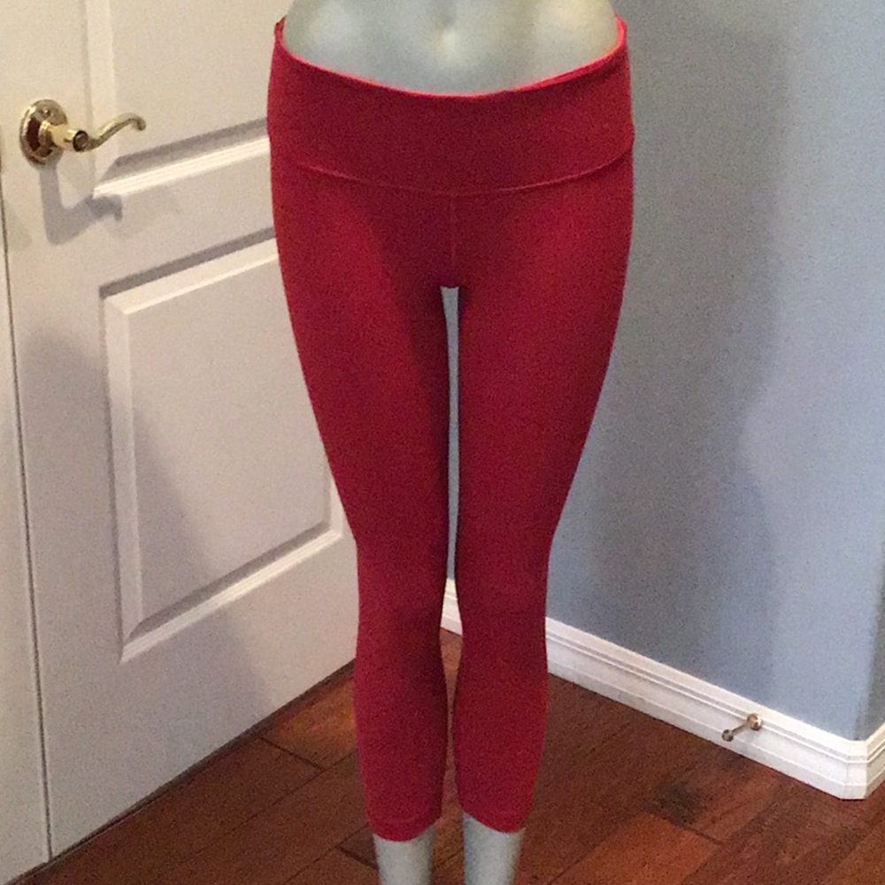 Lululemon Wunder Under red original crops (6)